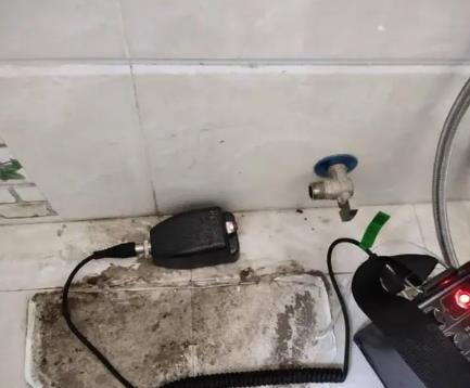 澜沧屋顶漏水维修公司分享下卫生间漏水的危害及解决方法